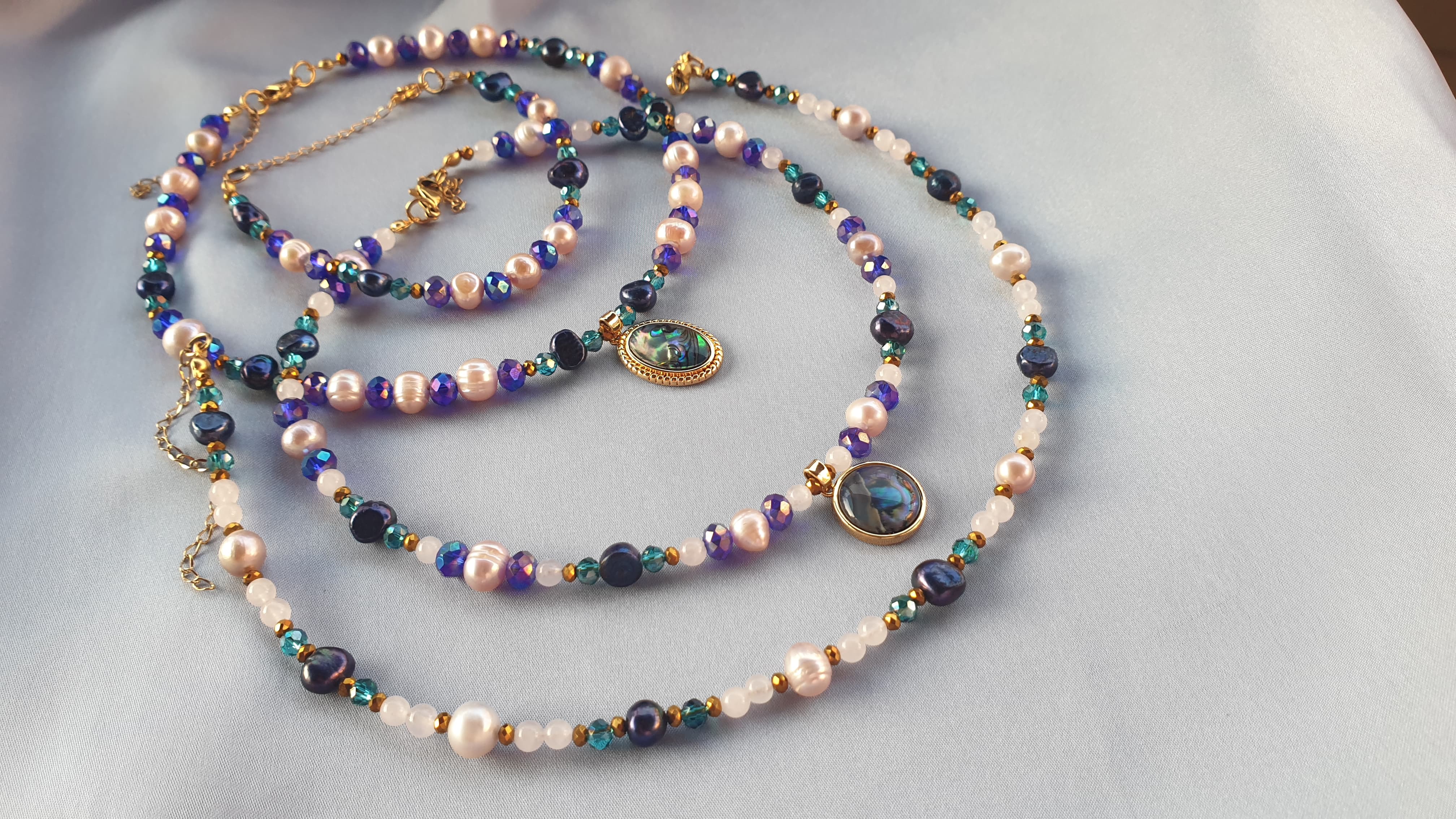 عقد كريستال لؤلؤ وصدف الابالون