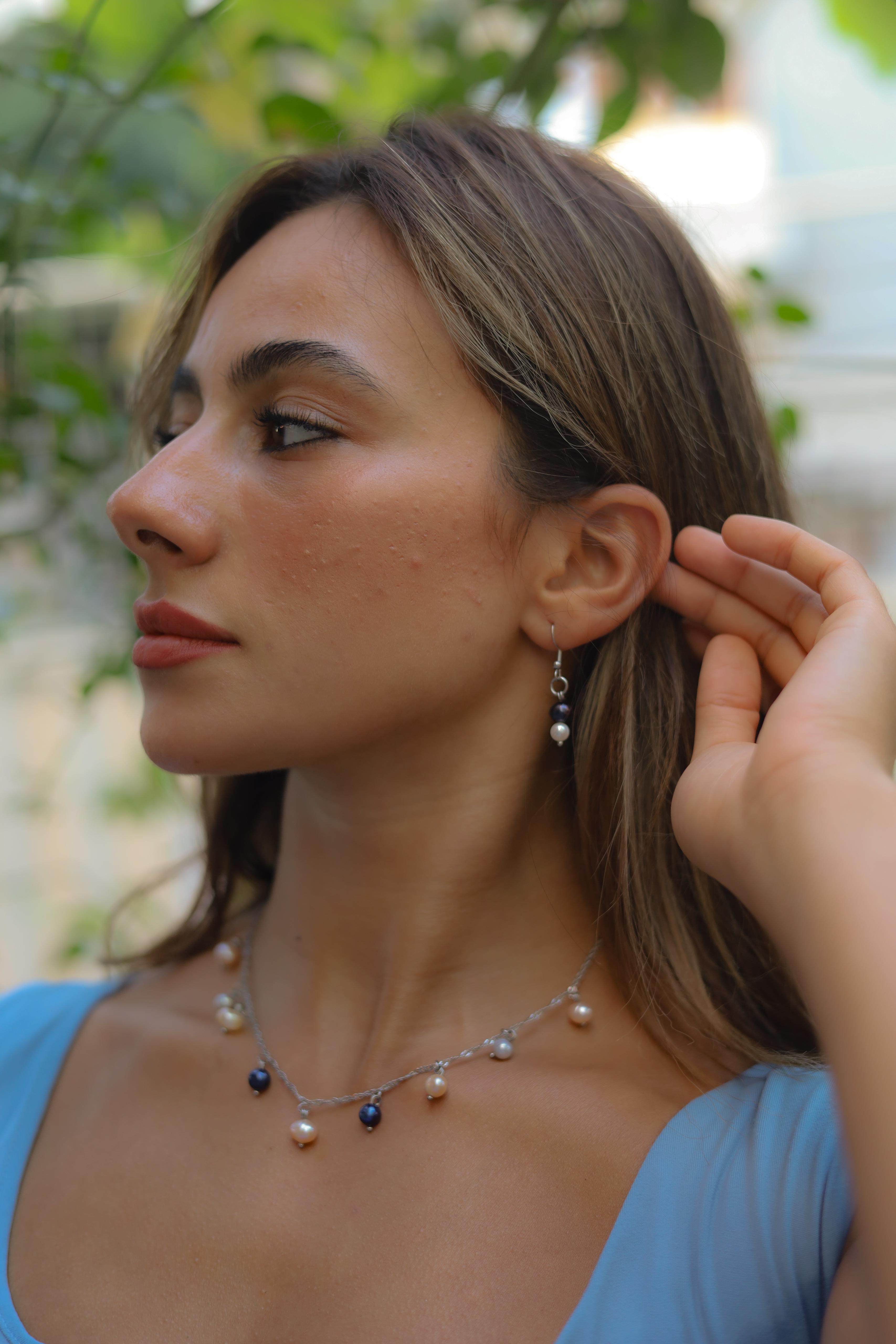 عقد اللالئ الملونة | Colorful pearl necklace