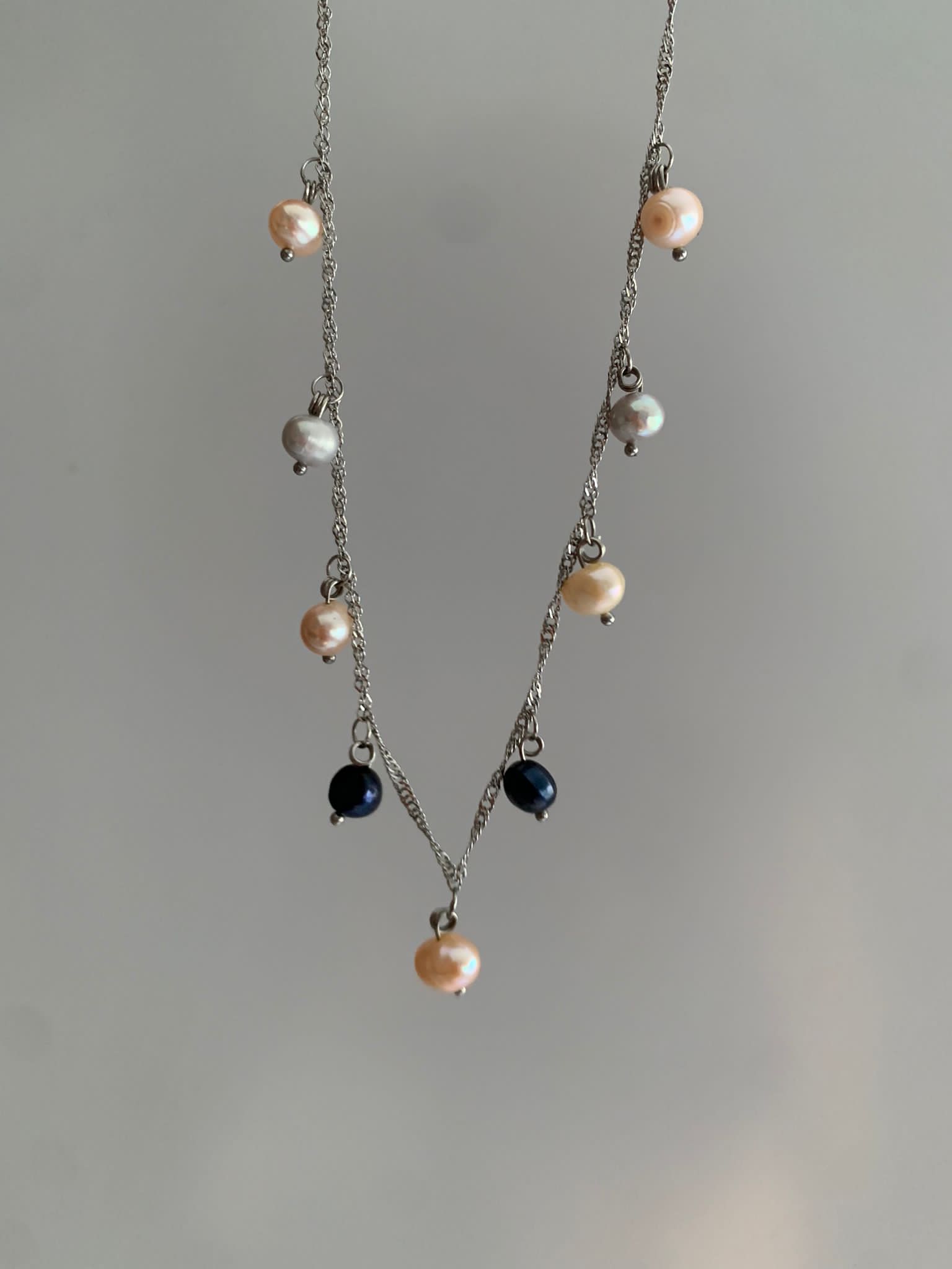 عقد اللالئ الملونة | Colorful pearl necklace