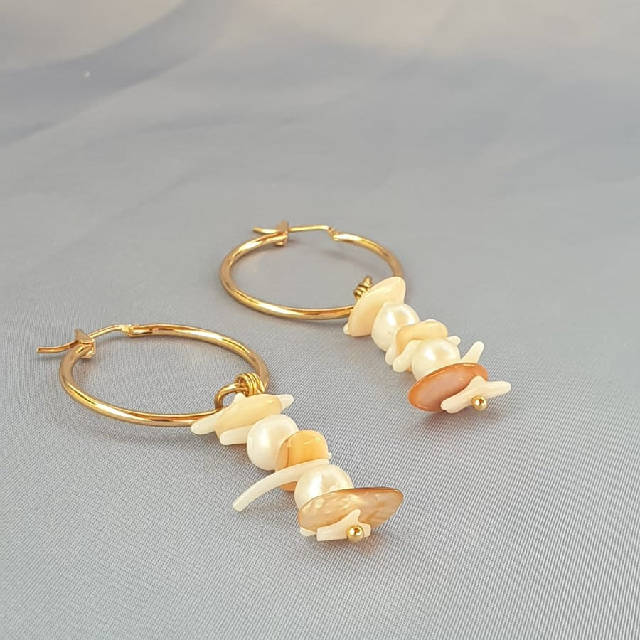 أقراط صدف ولؤلؤ | Pearls & shell earrings