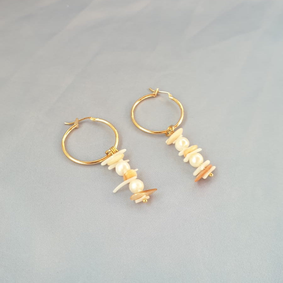 أقراط صدف ولؤلؤ | Pearls & shell earrings