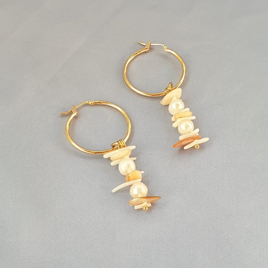 أقراط صدف ولؤلؤ | Pearls & shell earrings