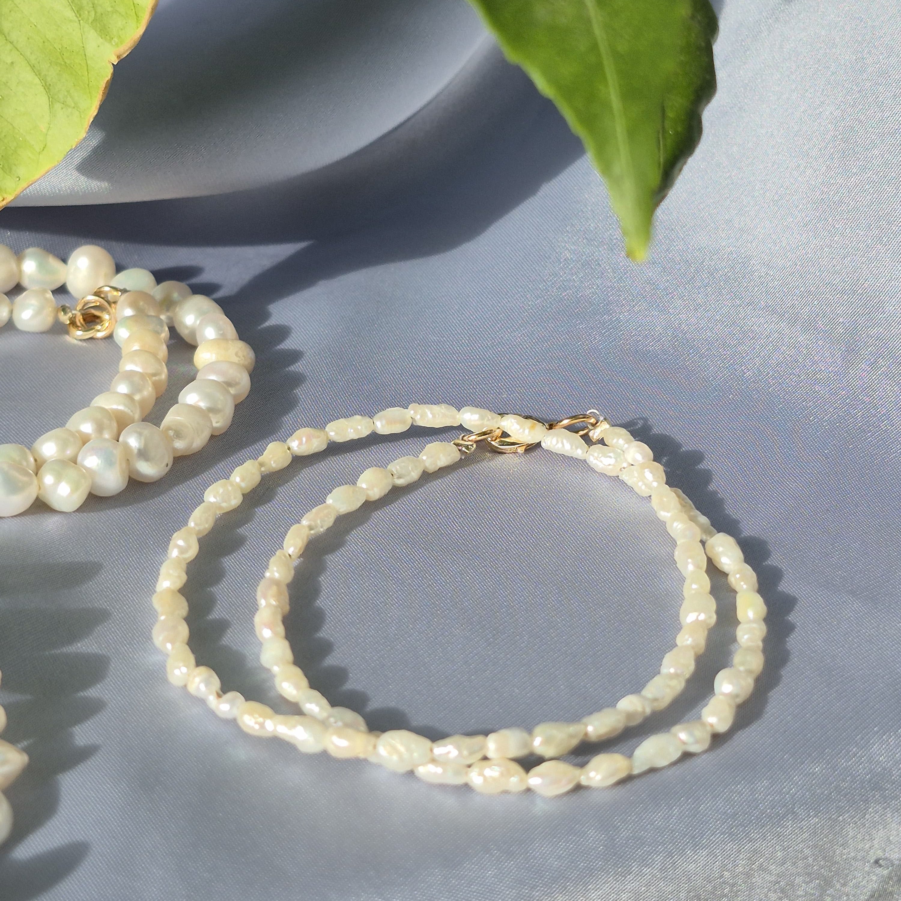 Tiny natural pearl necklace | عقد لؤلؤ طبيعي حب صغير