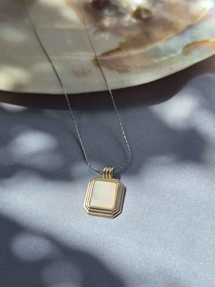 قلادة الصدف | mother of pearl necklace