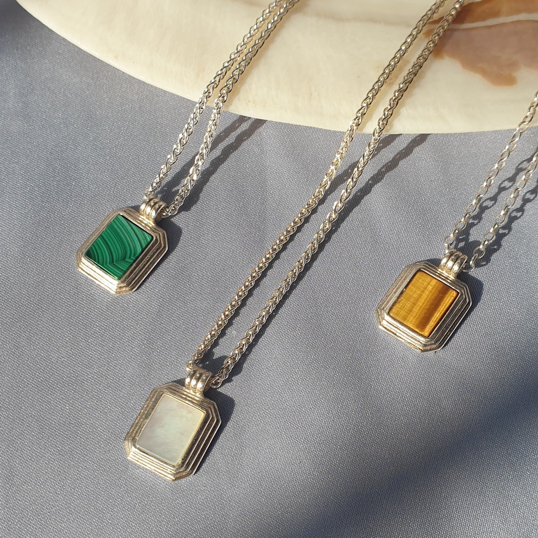 قلادة حجر الملآكيت | Malachite necklace