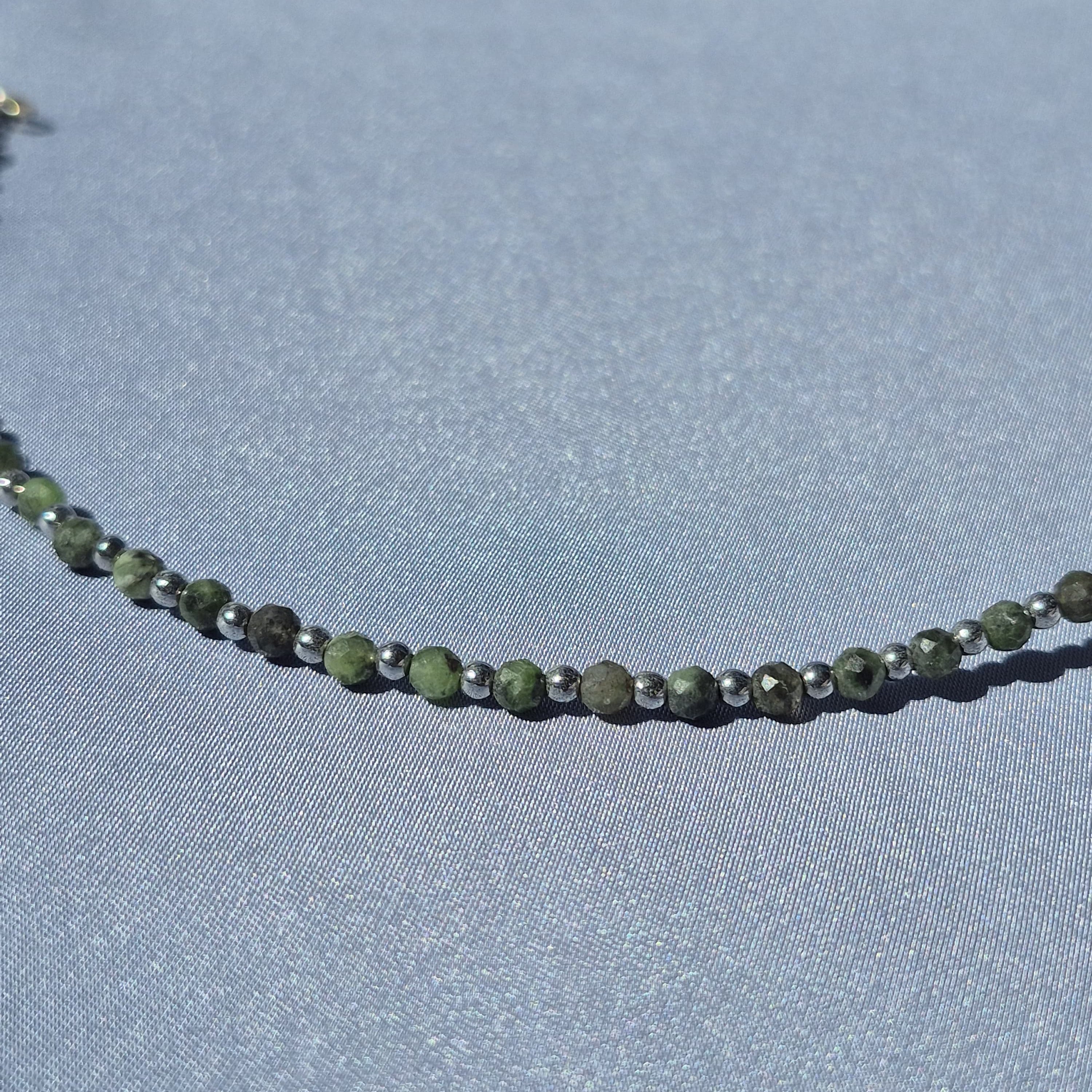 اسوارة حجر البريهنيت | Prehenite bracelet